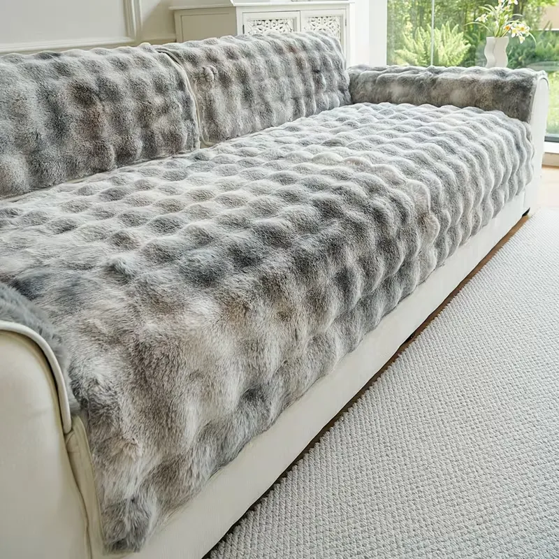 4-Seater Sofa – Plush Faux Fur, Non-Slip & Pet-Friendly